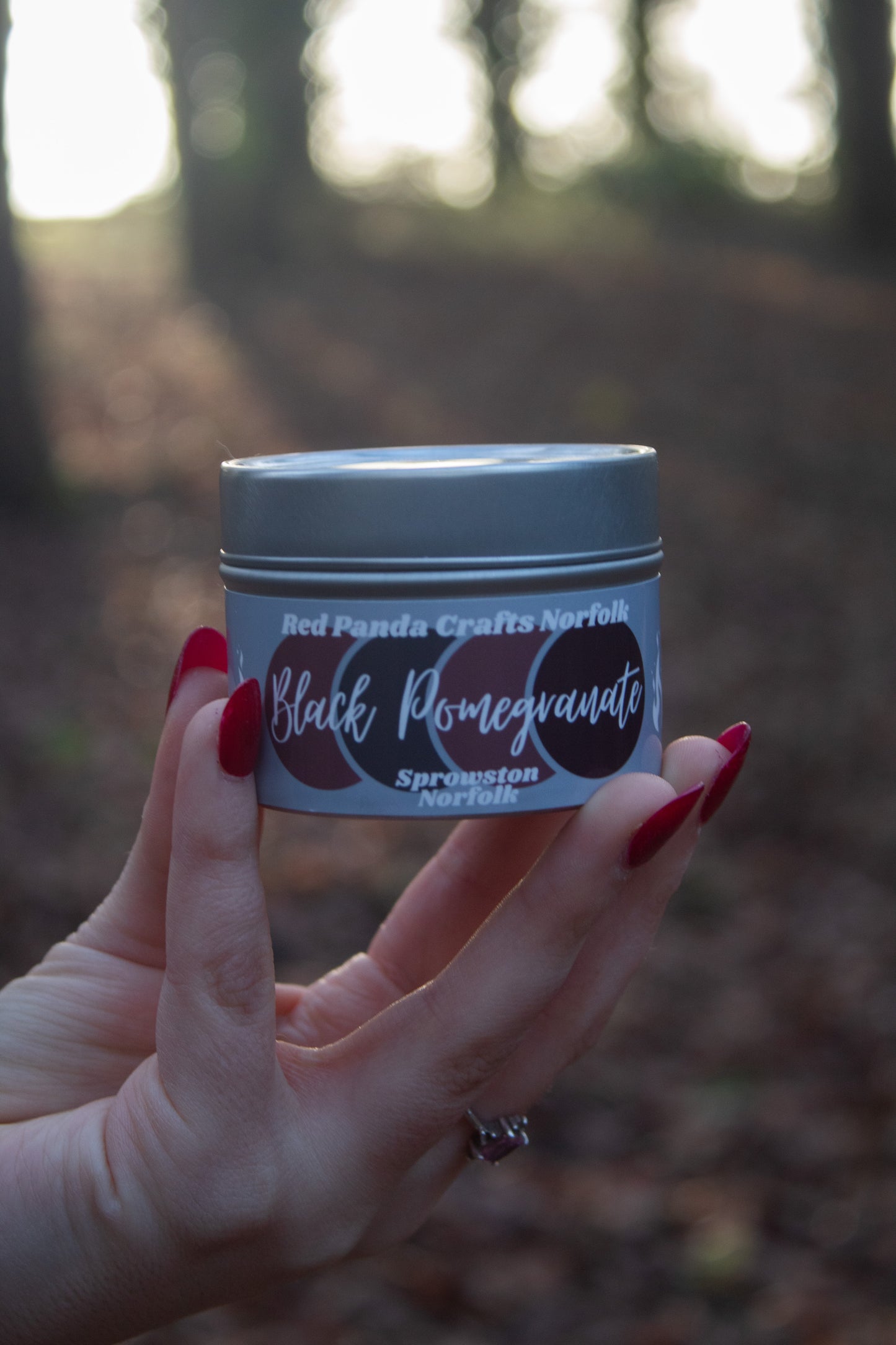 Black Pomegranate Hand-poured & luxury Soy Candle Tin