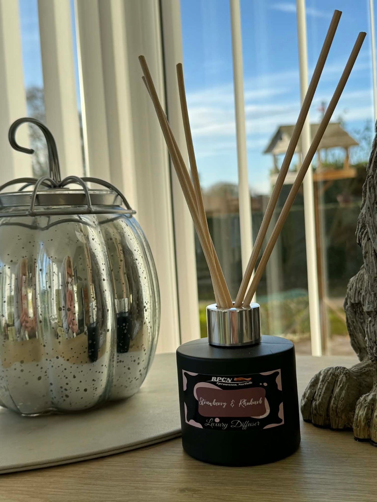 100ml Reed Diffuser - Strawberry & Rhubarb